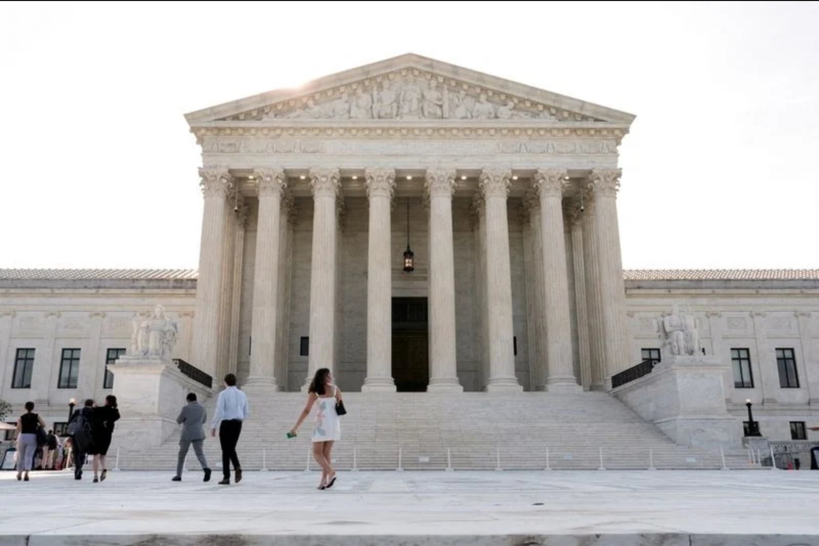 Trump to Seek Supreme Court Rehearing in Birthright Citizenship Case
