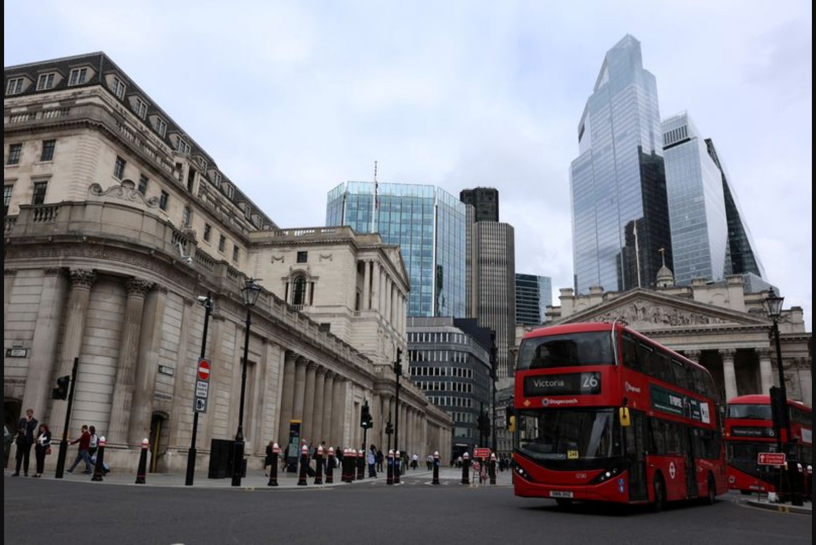 BoE's Taylor Says Energy-Driven Inflation Less Likely to Feed Into Broader Prices Than in 2022