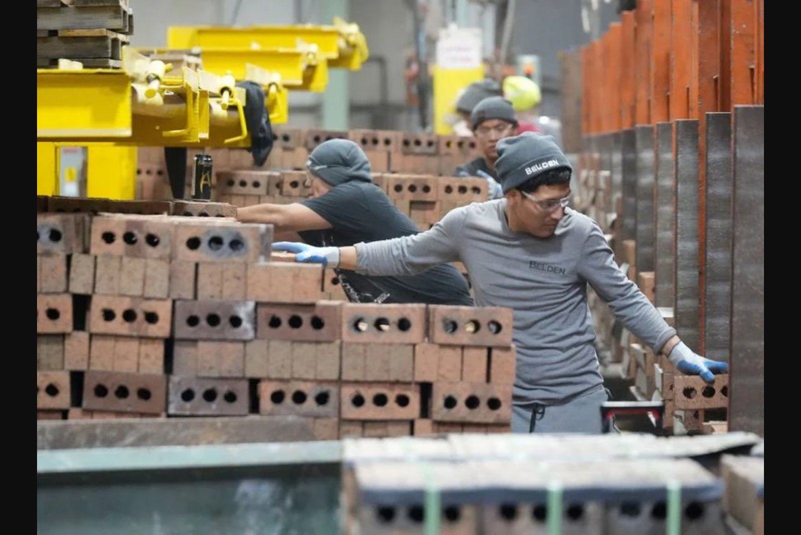 Rust Belt Factories Face Soaring Power Bills as Data Centers Expand