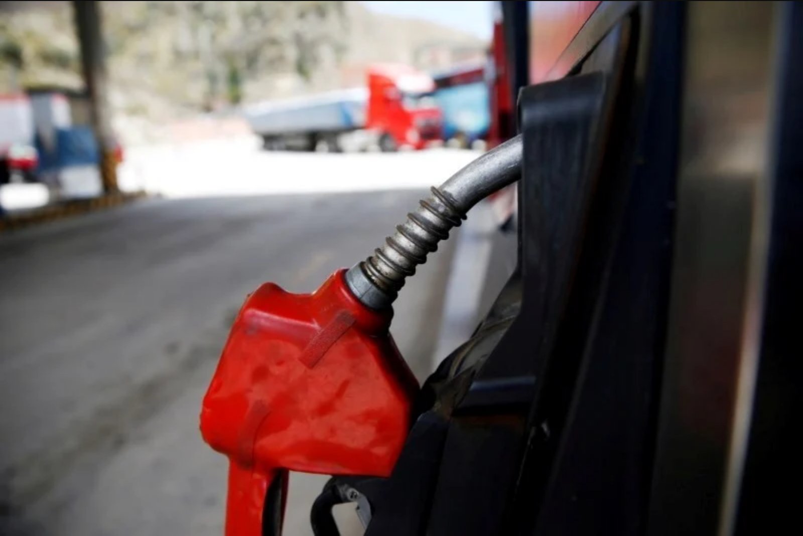 Gulf capitals signal interest in financing India’s refining expansion, minister says