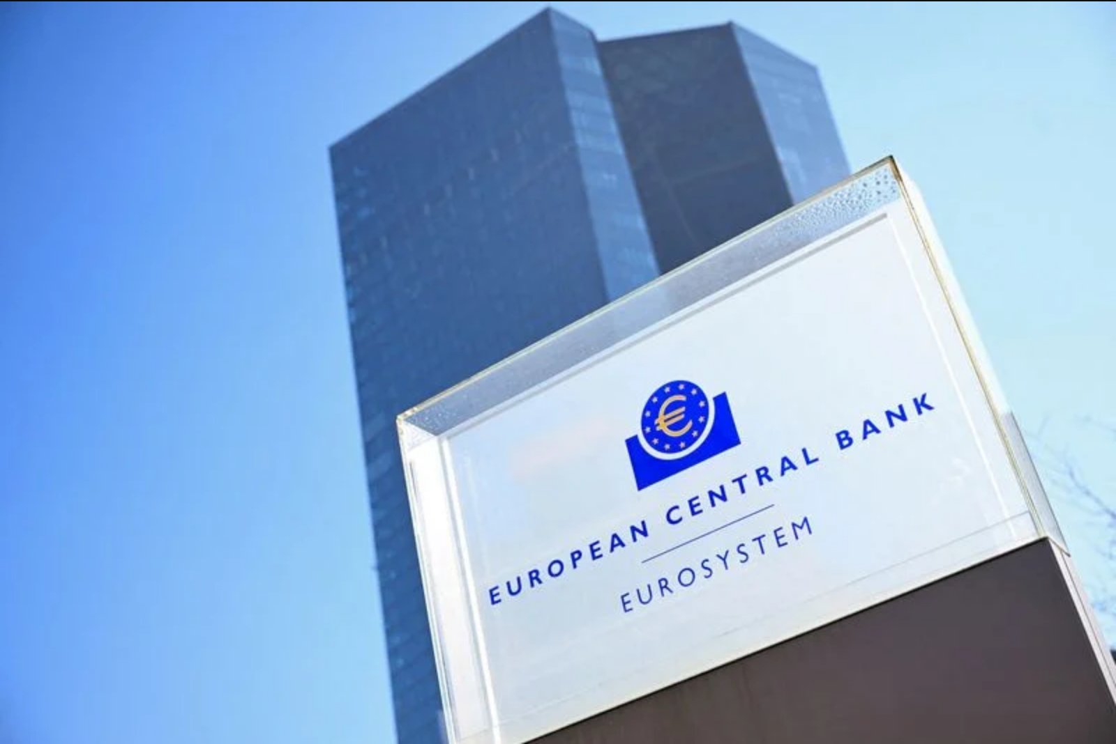 Euro-zone consumers pare near-term inflation expectations, ECB survey finds