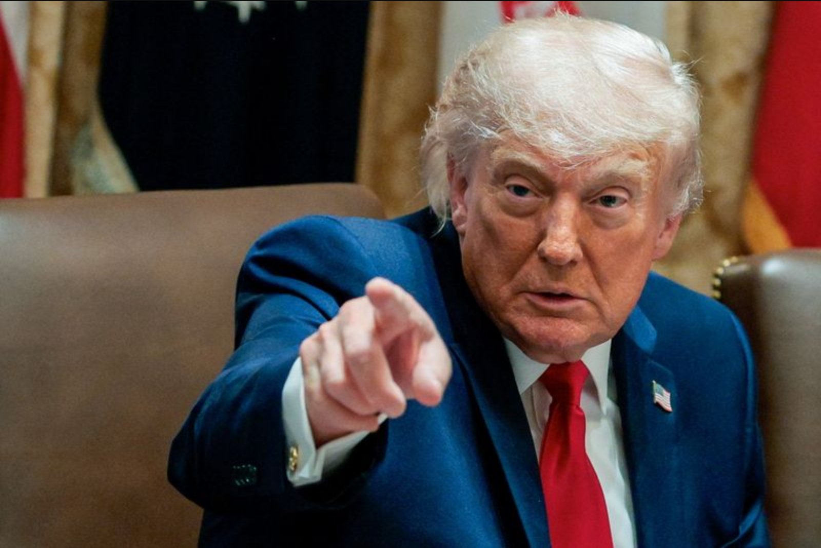 Trump Says He Can Outwait Iran, Shrugs Off Midterm Pressure