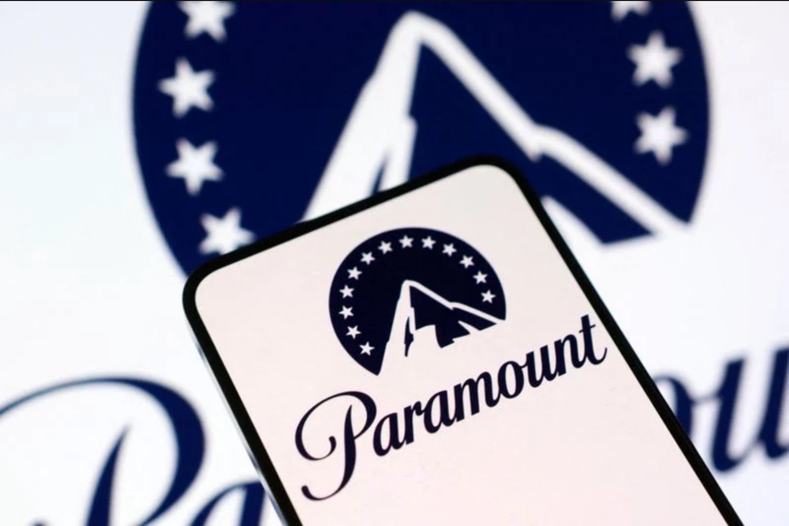 Paramount Offers to Sell Universal Distribution JV to Address EU Concerns Over Warner Deal