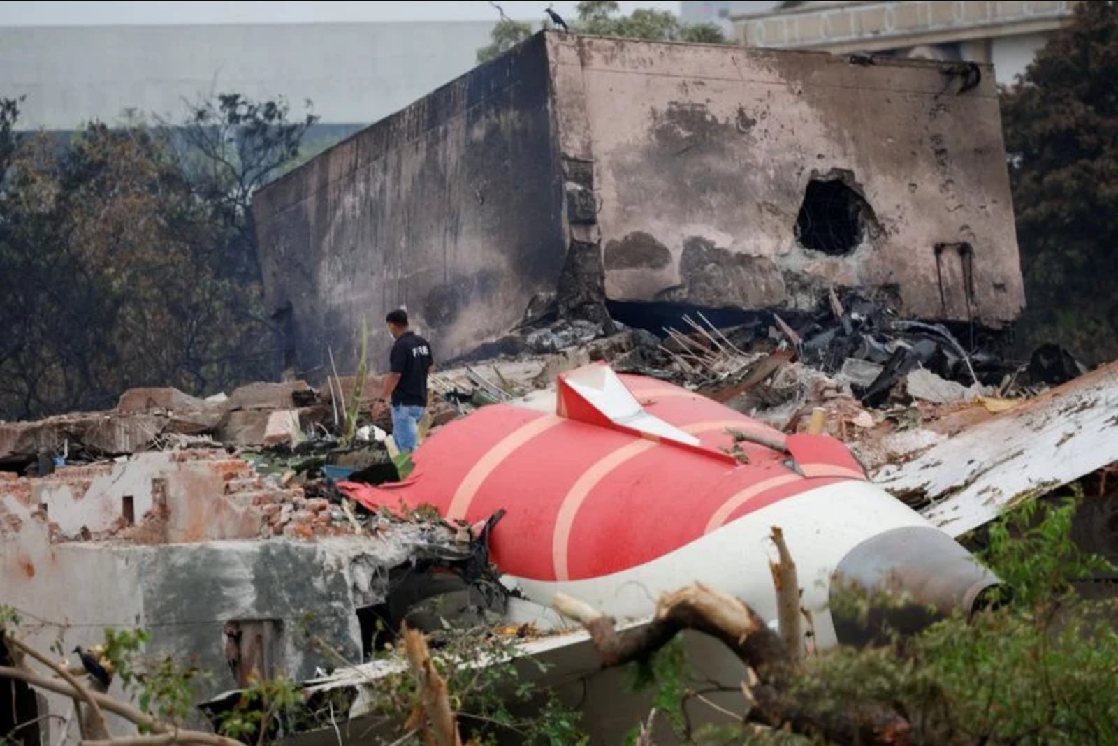 Profiles of the Two Pilots Who Flew the Air India 787 That Crashed