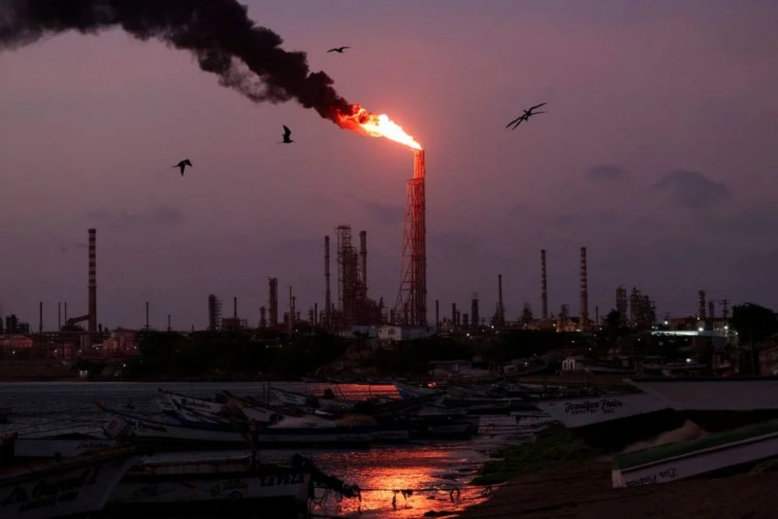 Venezuela Announces 25-Year Energy Pact With U.S., Targets 1.5 Million bpd