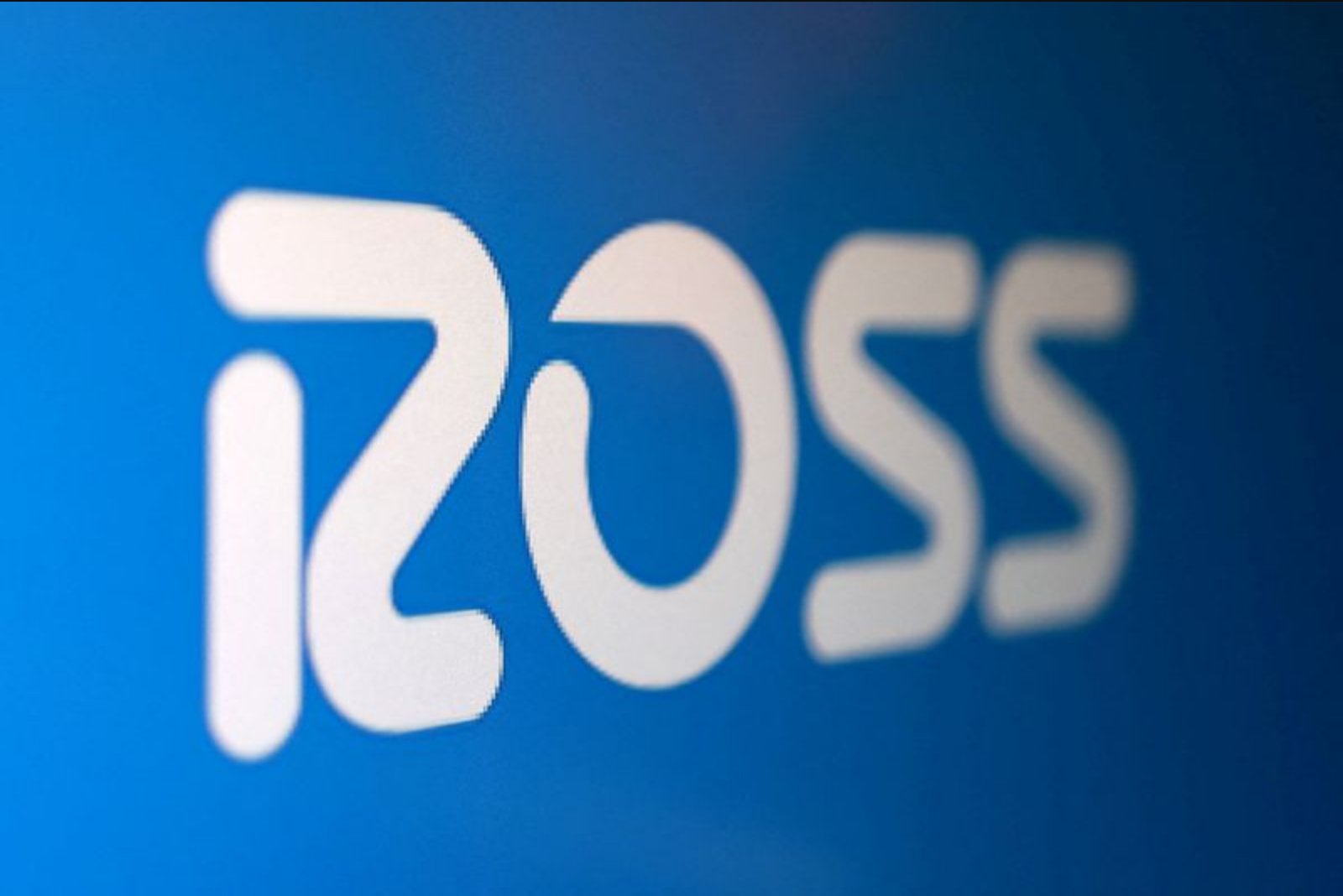 Ross Raises Full-Year Outlook as Bargain-Seeking Shoppers Hold Steady