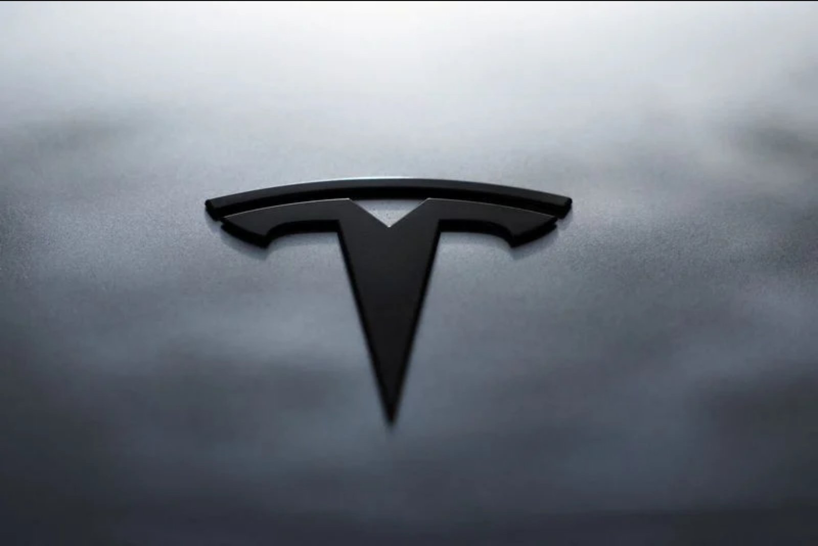 Family Sues Tesla After Fatal Katy, Texas Crash Linked to Autopilot Use