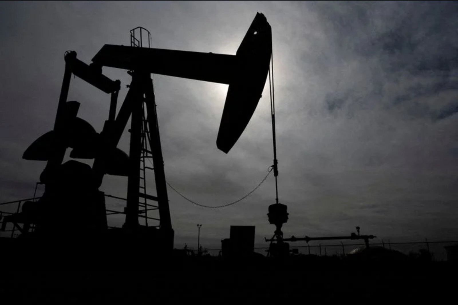 Oil Edges Higher After Suspected Attack Near Oman Raises Supply Concerns