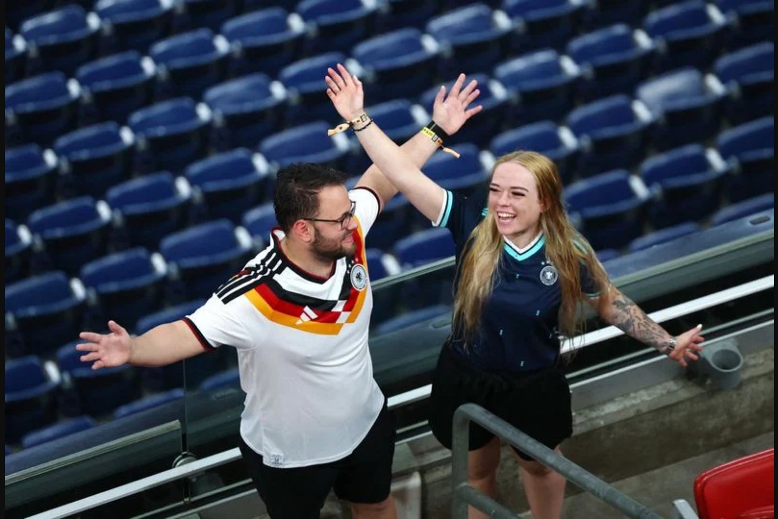 Rain Drives Germany and Curaçao Fans to Hunt for Umbrellas and Beer Ahead of World Cup Opener