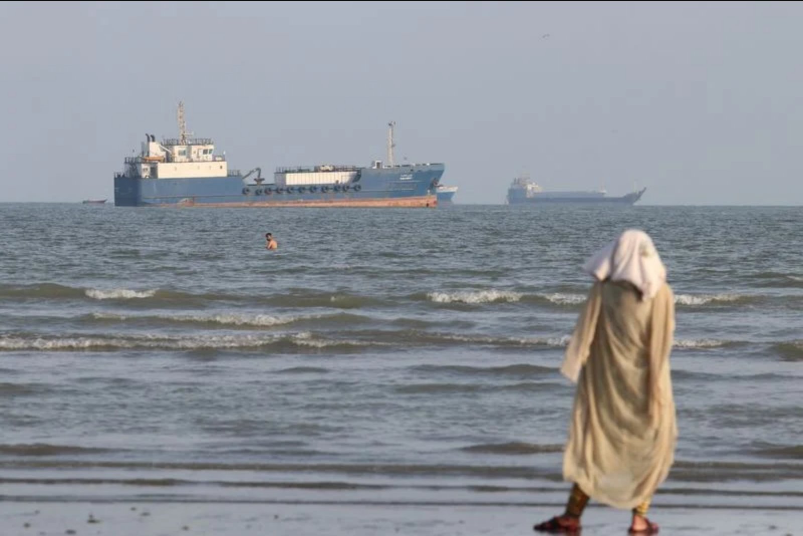 Iran Adopts New Tactics Targeting Shipping in Strait of Hormuz Ahead of US Vote, Officials Say