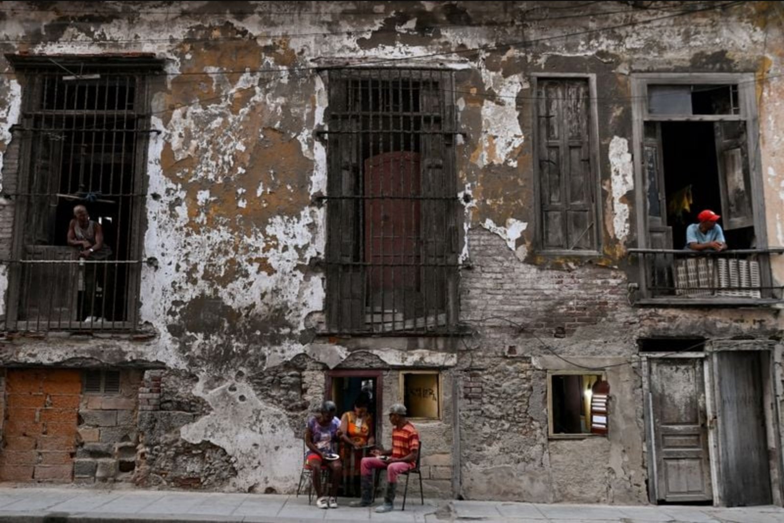 Cuba's Daily Endurance: How Residents Keep Going Under Sanctions and a Fuel Blockade