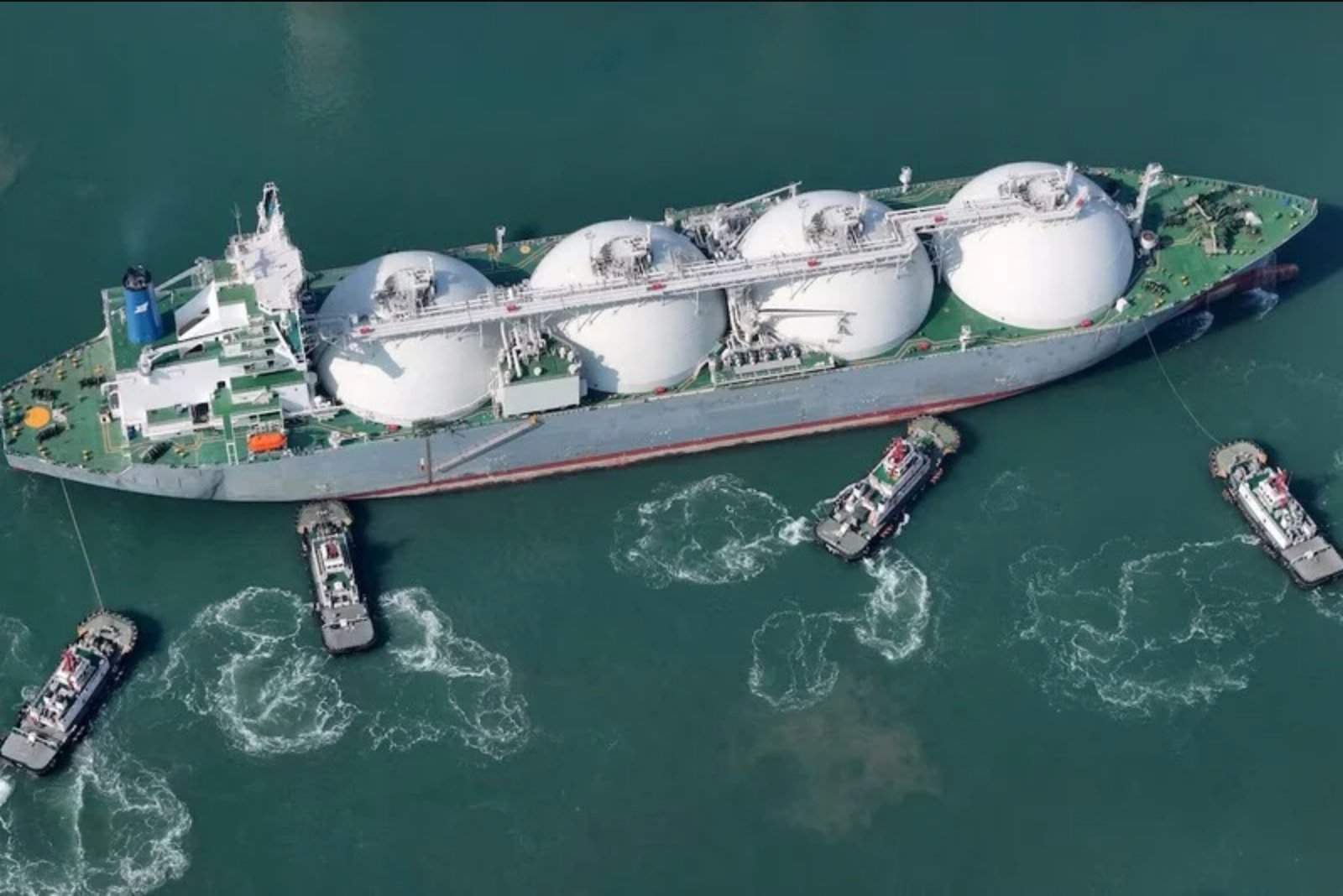 European Gas Inches Higher as Hormuz Transit Confusion and U.S.-Iran Talks Unnerve Markets