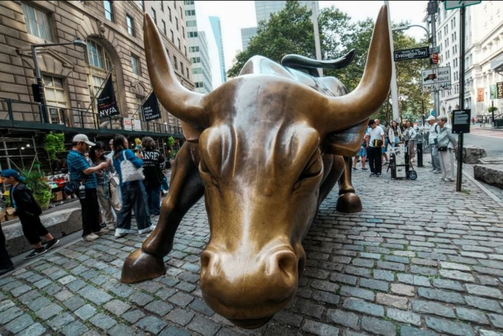 Jobs Report, Rate Speculation and Chip Volatility Shape Markets as H1 Ends Strong