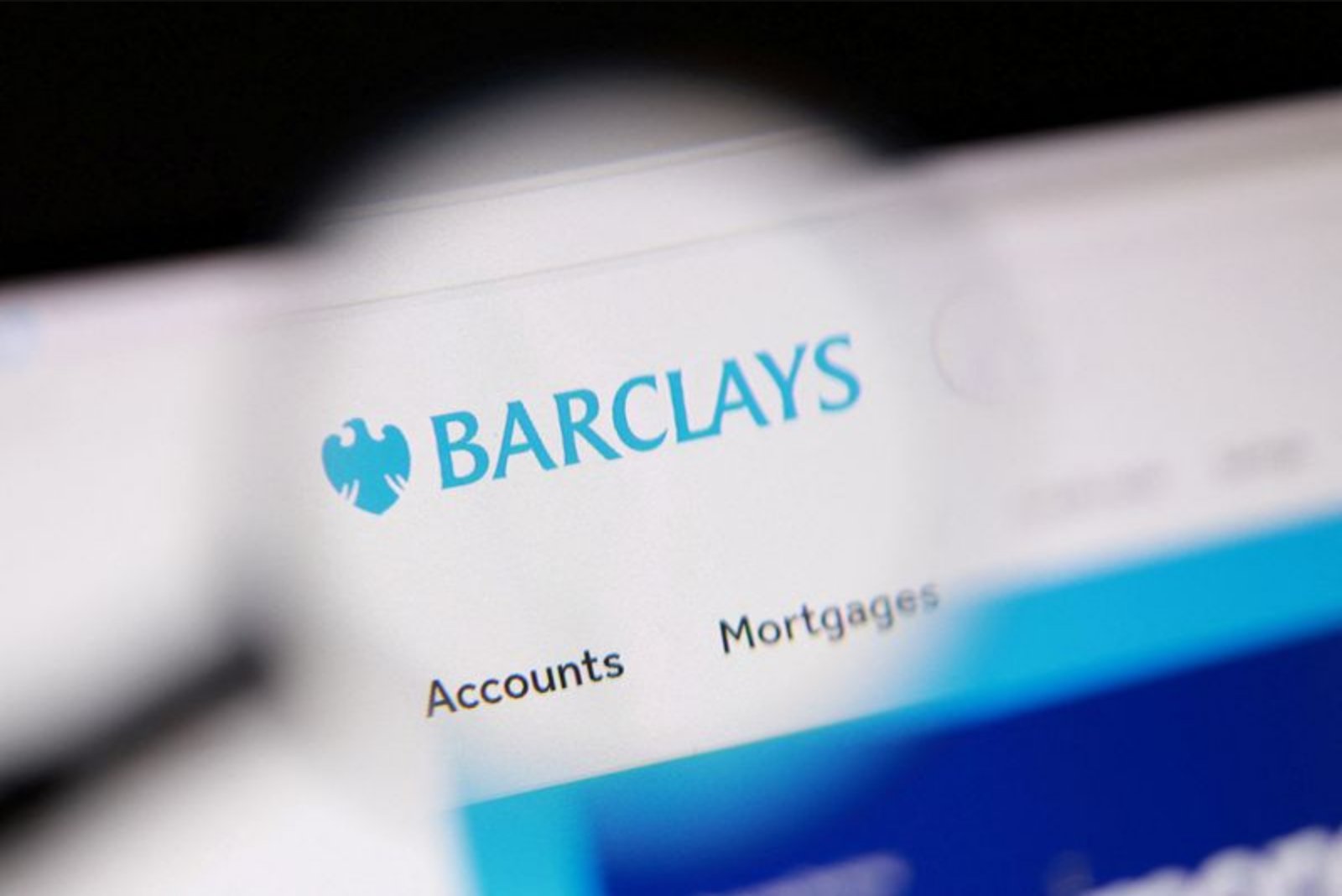 Barclays Holds 2026 Brent Forecast at $100 a Barrel as Upward Risks Mount