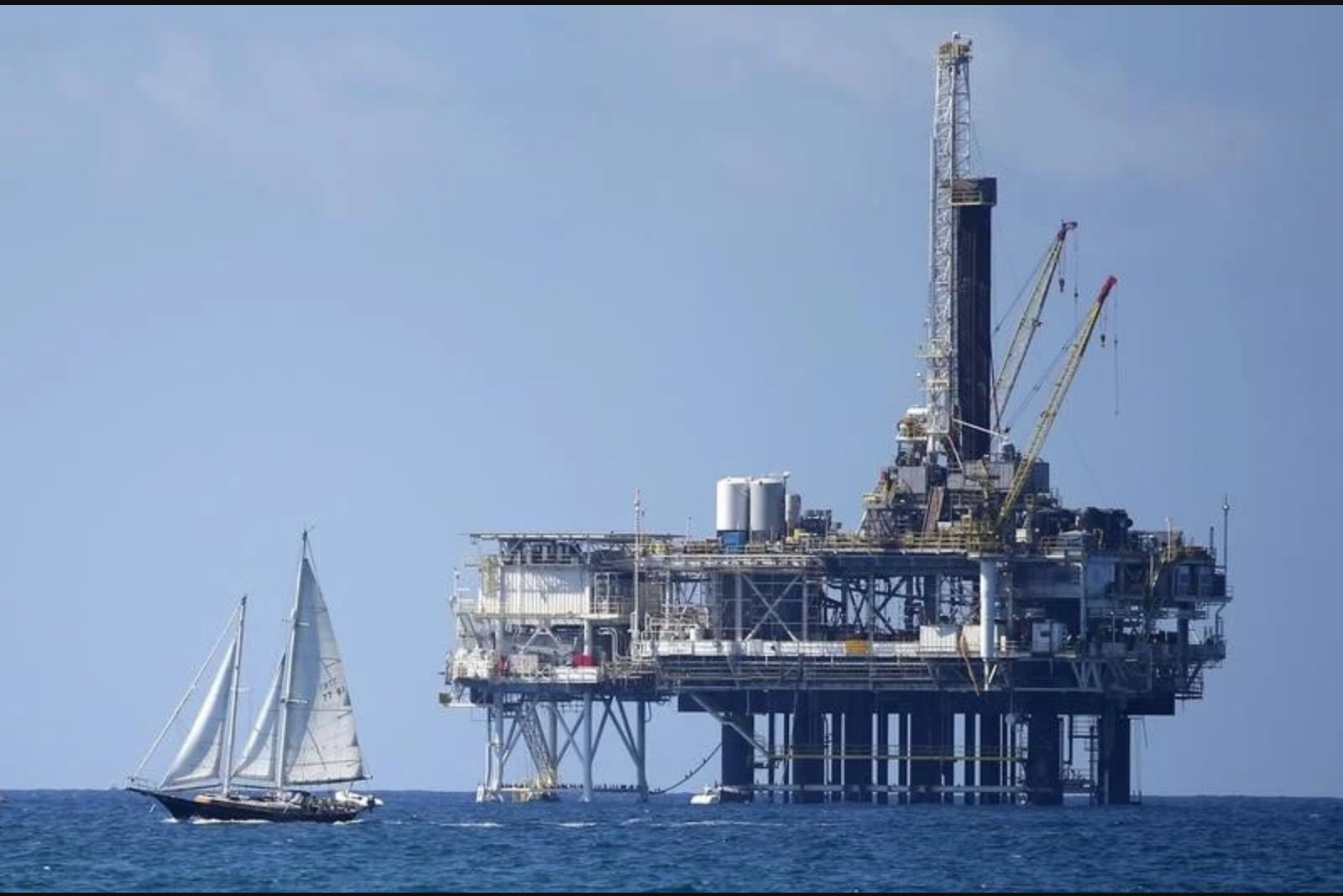 Oil Falls to Three-Week Low After U.S. Cancels Iran Strike and Announces Talks
