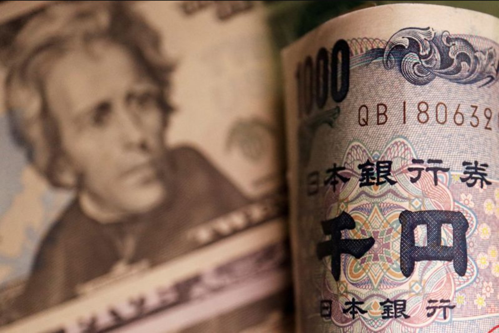 Dollar Gains Momentum Amid Escalating US-Iran Tensions and Yen Volatility