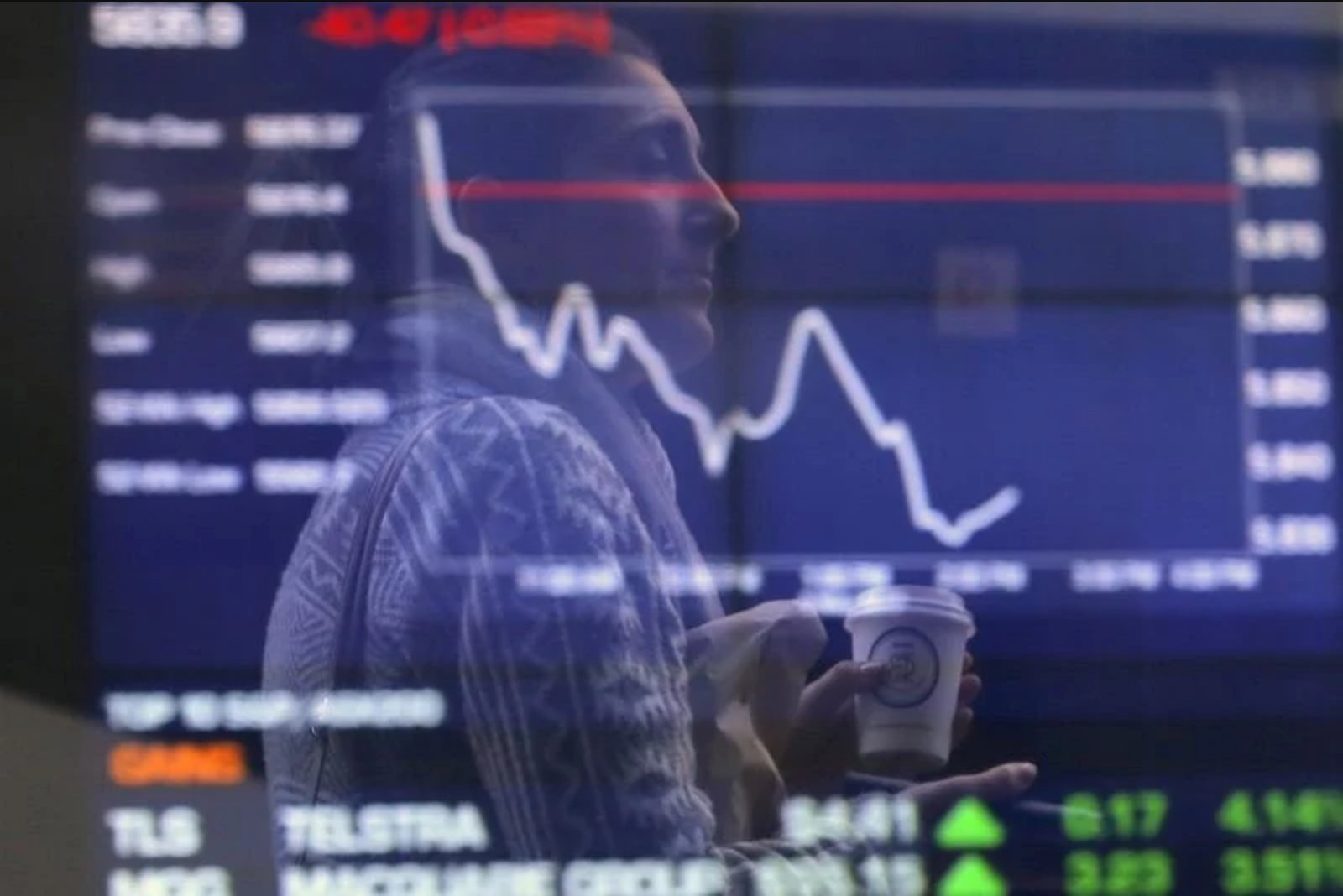 European Yields Fall as US-Iran Accord Sends Oil Lower and Eases Inflation Fears