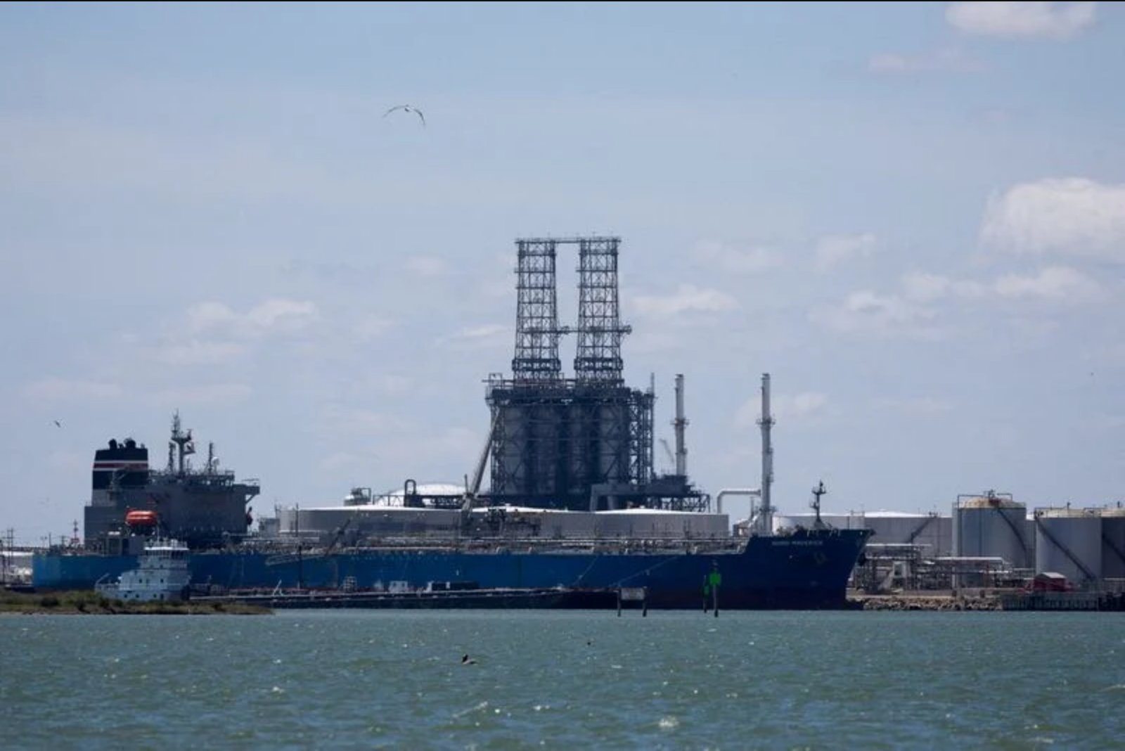 Investor Fatigue Drains Liquidity from Oil Market as Prices Sway on Iran Signals