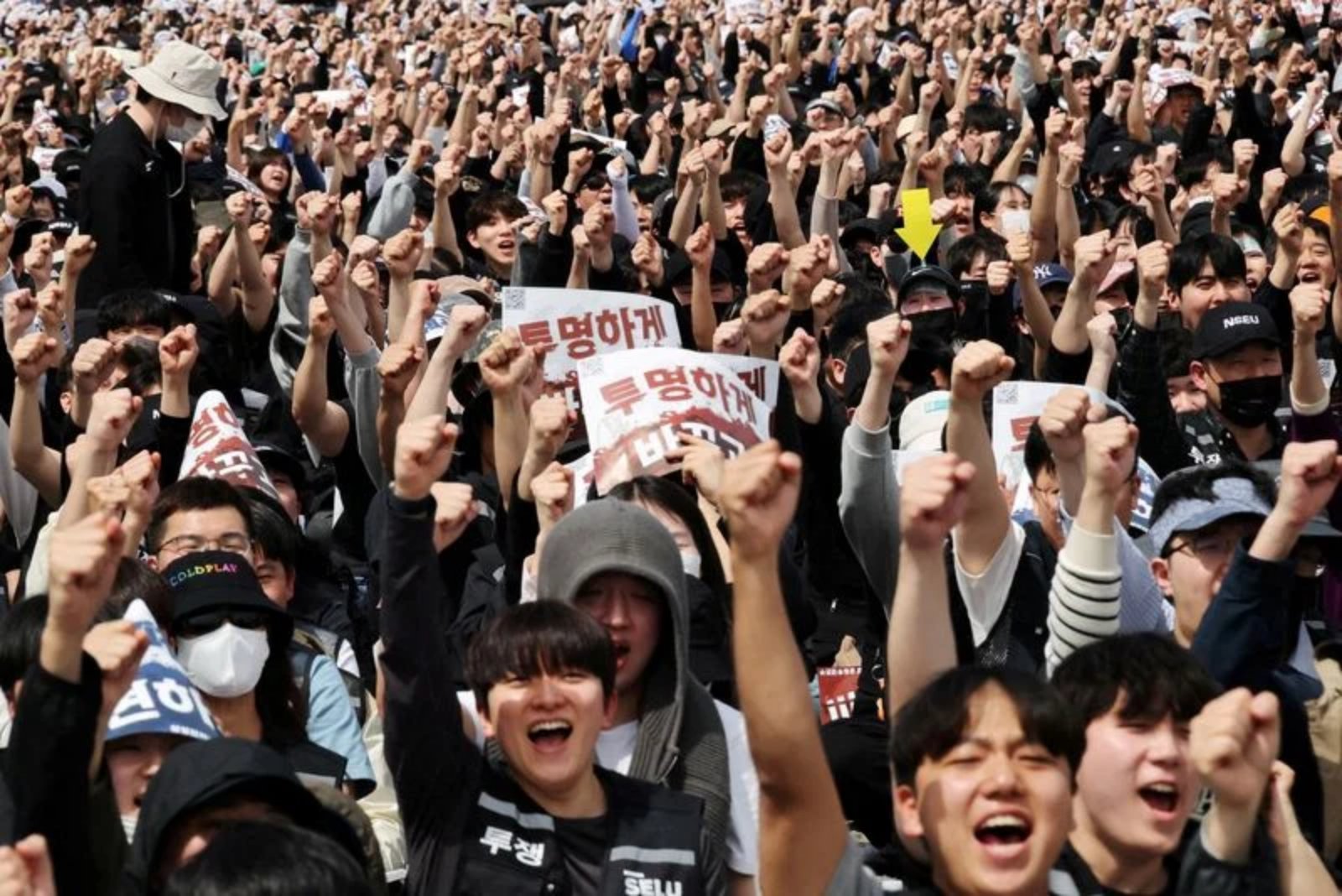 South Korea Labour Chief Urges Tech Giants to Share AI Windfall with Suppliers and Workers