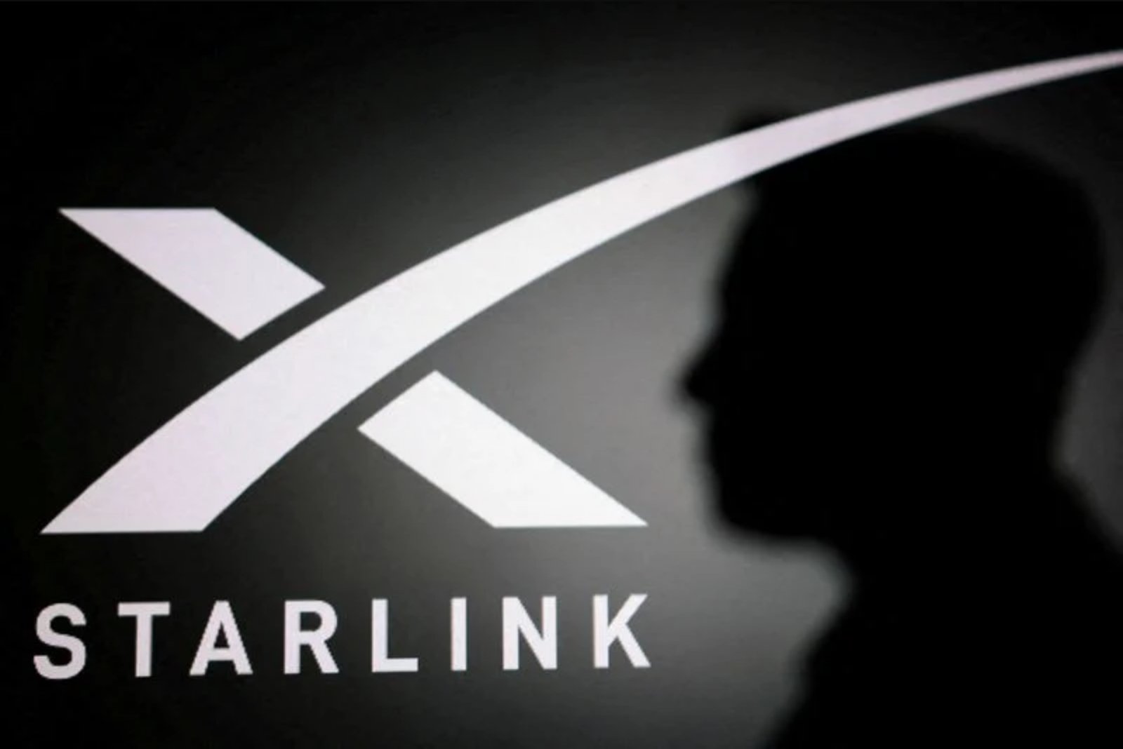 Former Israeli Premier Says Starlink Units Were Smuggled into Iran but Plans Were Not Completed