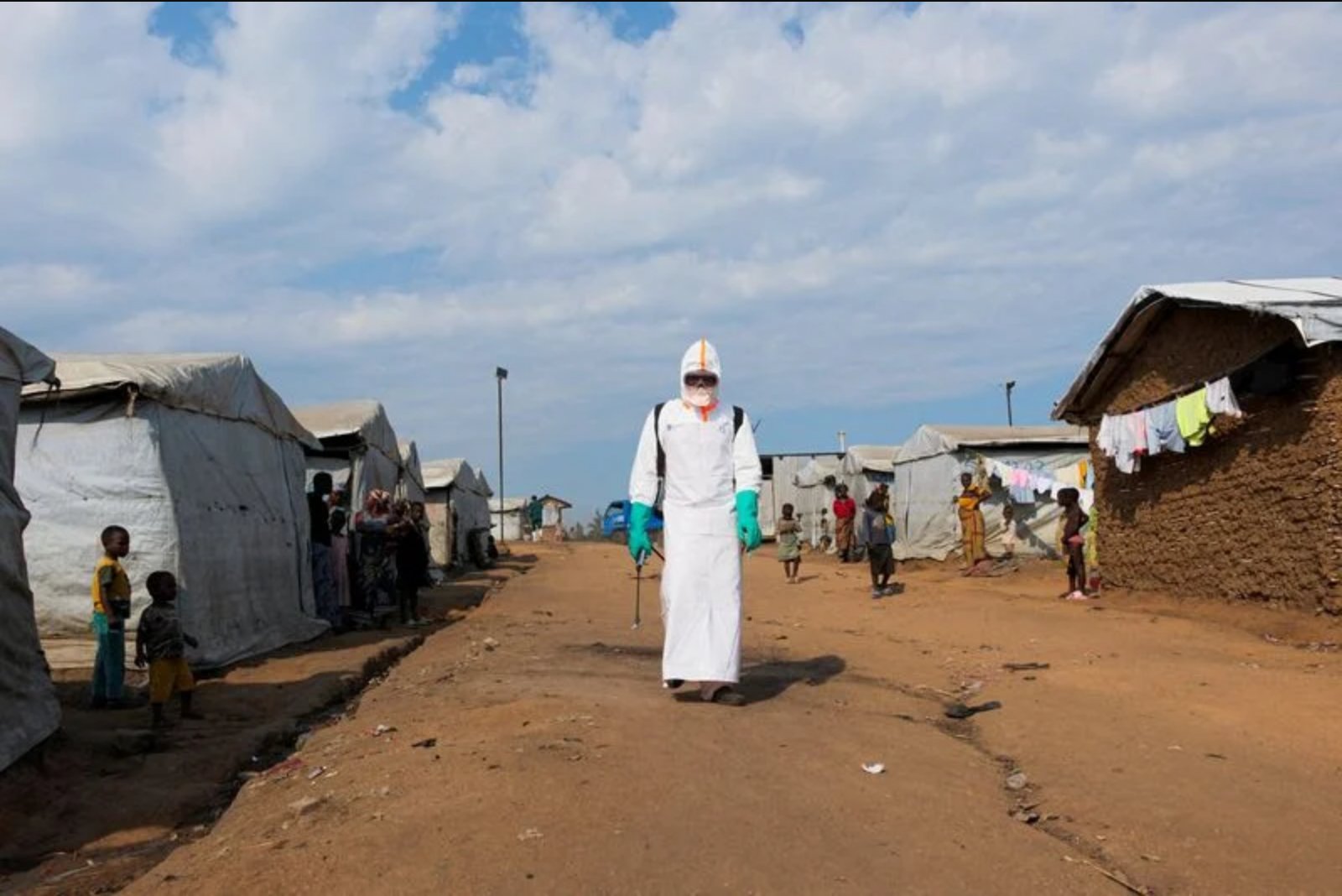Ebola Outbreak in Democratic Republic of Congo Tops 1,000 Cases, Reaches Third Displacement Camp as Toddler Dies