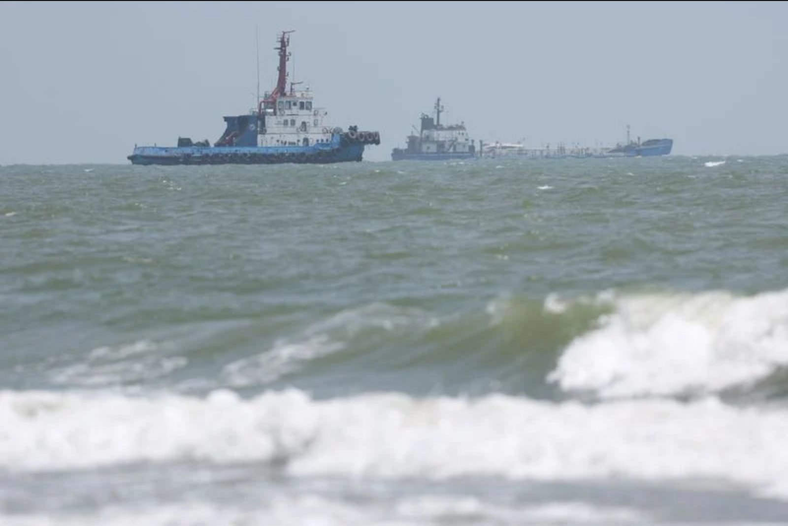 U.S. President Says Strait of Hormuz Cleared of Mines, Warns Iran Against Replanting