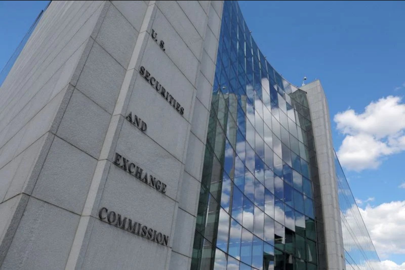 SEC Says Activist Funds Must Name Clients in Key Filings, Tightening Transparency Rules