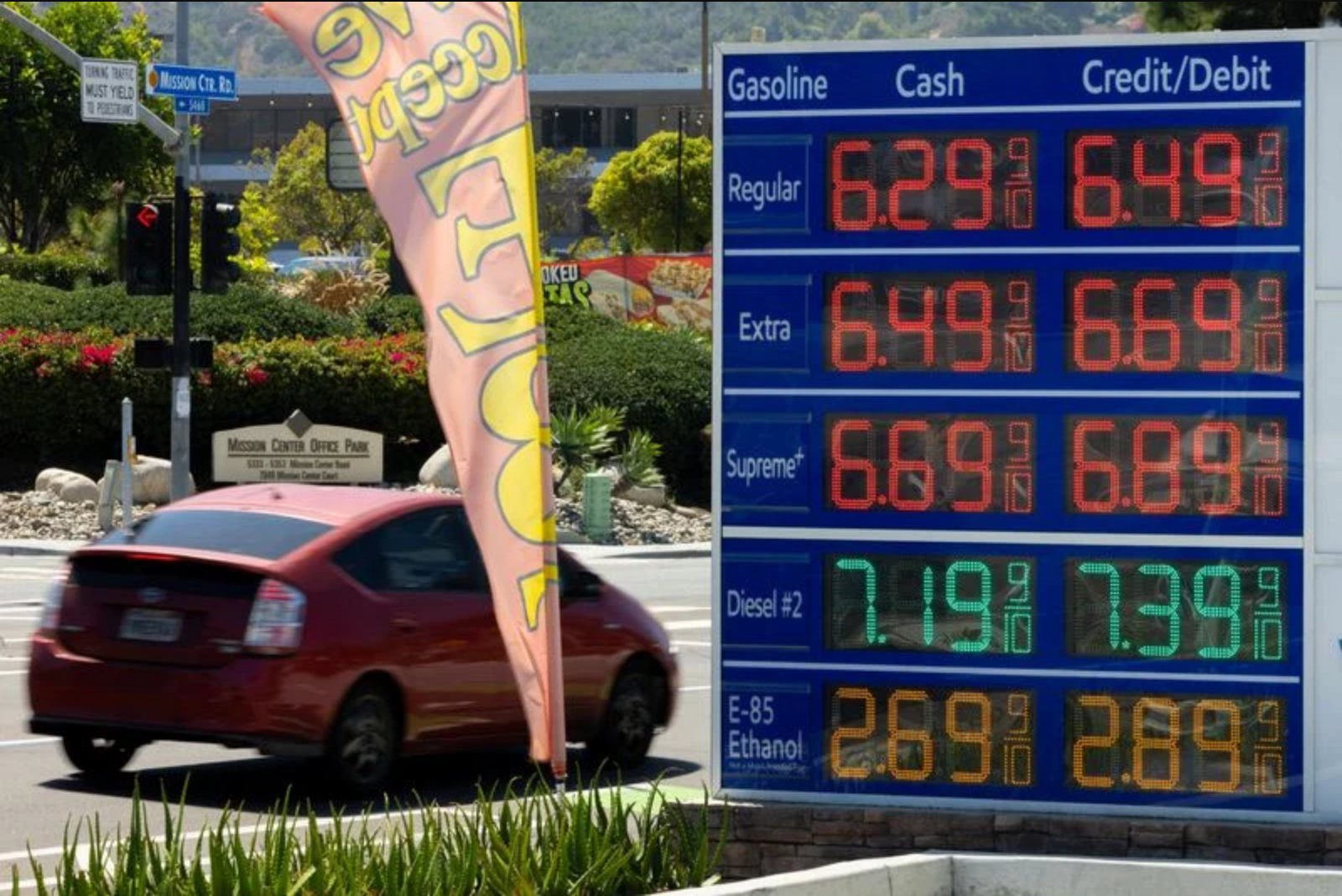 Labor Day Weekend Sees Record U.S. Pump Prices as Middle East Tensions Push Energy Costs Higher