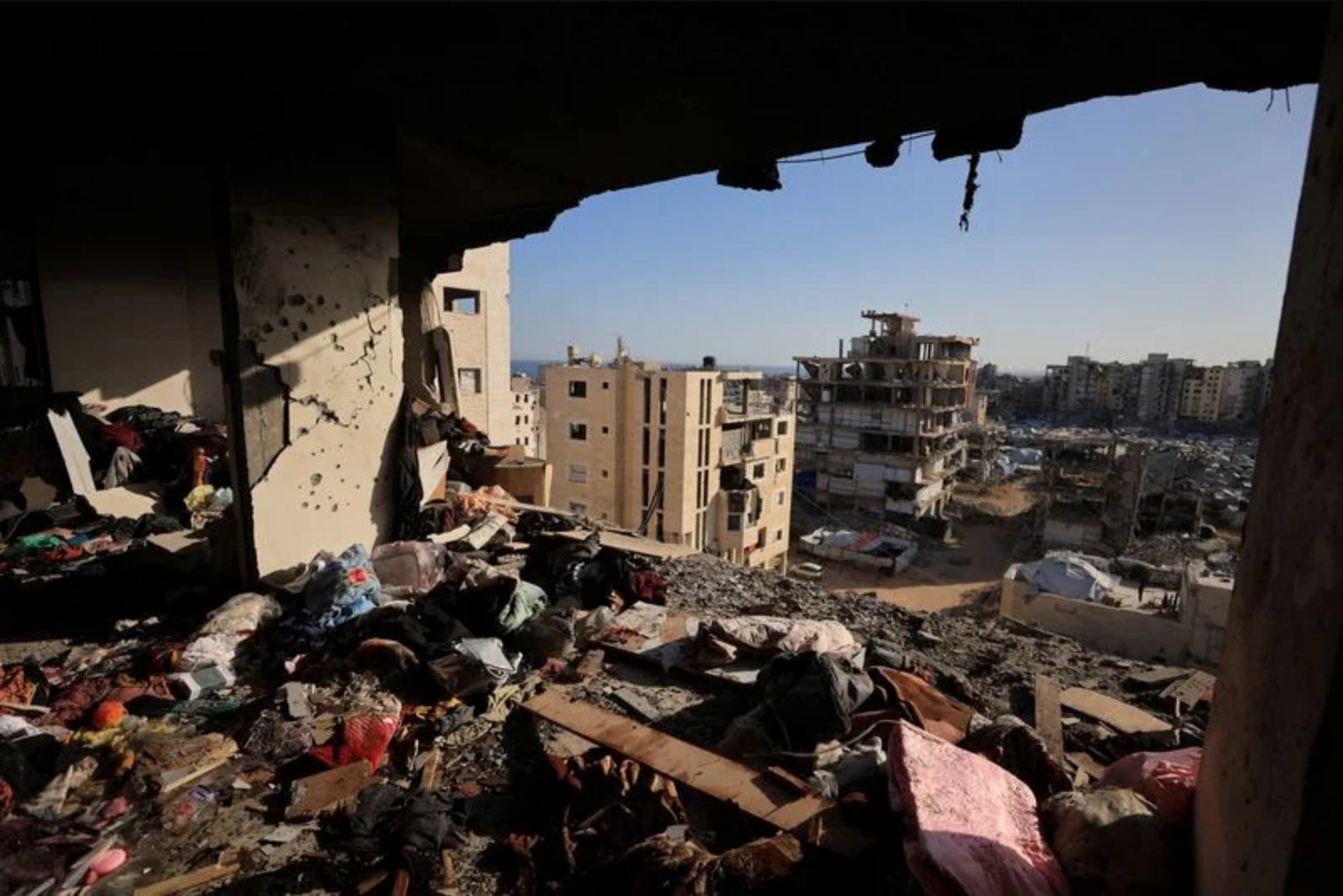 Airstrikes in Gaza Kill Nine, Including Five Members of One Family, Health Officials Say