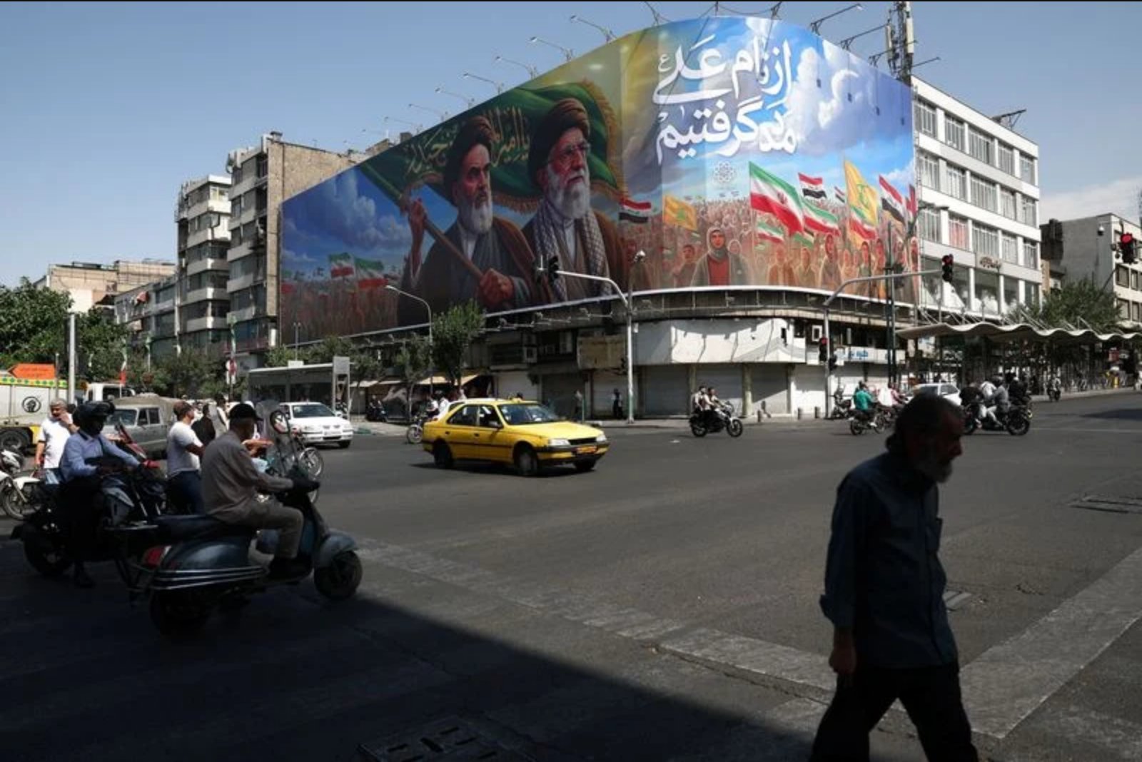 U.S. and Iran Exchange Airstrikes for Second Day, Undercutting Fragile Ceasefire