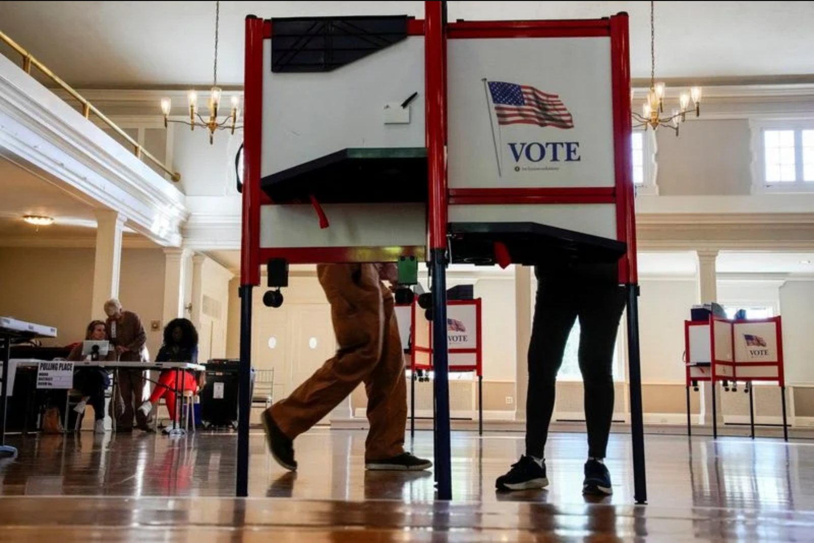 White House Holds Back ODNI Voting-Machine Study Ahead of Midterms