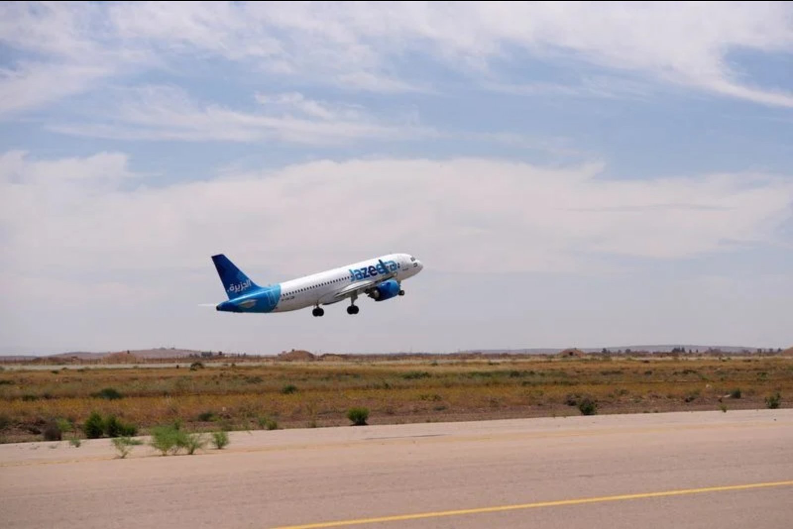 Airlines Partially Restore Middle East Routes as War-Related Disruption Persists