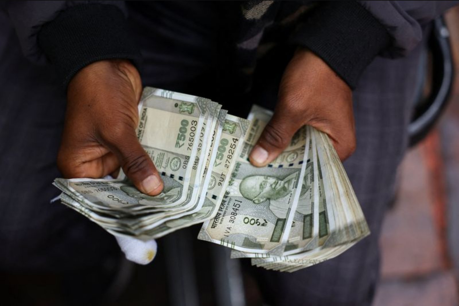 Asia’s FX Stress Intensifies as Energy Shock Forces Unusual Policy Moves