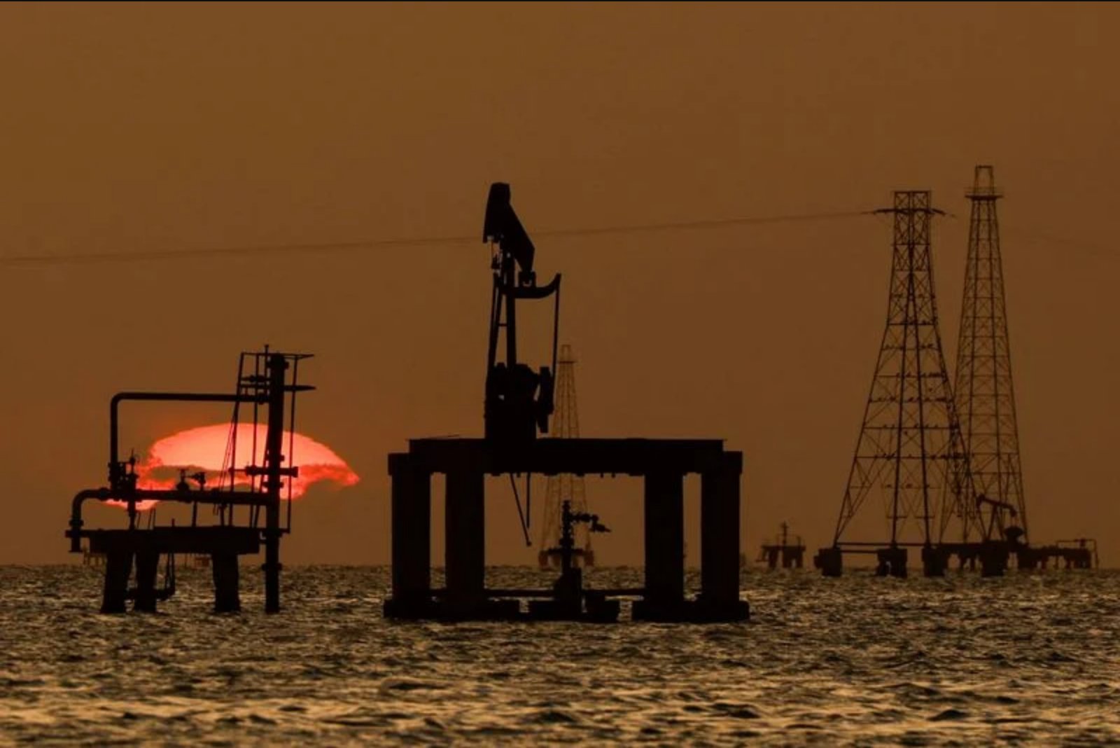 Venezuela's National Assembly Approves U.S.-Linked Oil Arrangement Ahead of Washington Visit