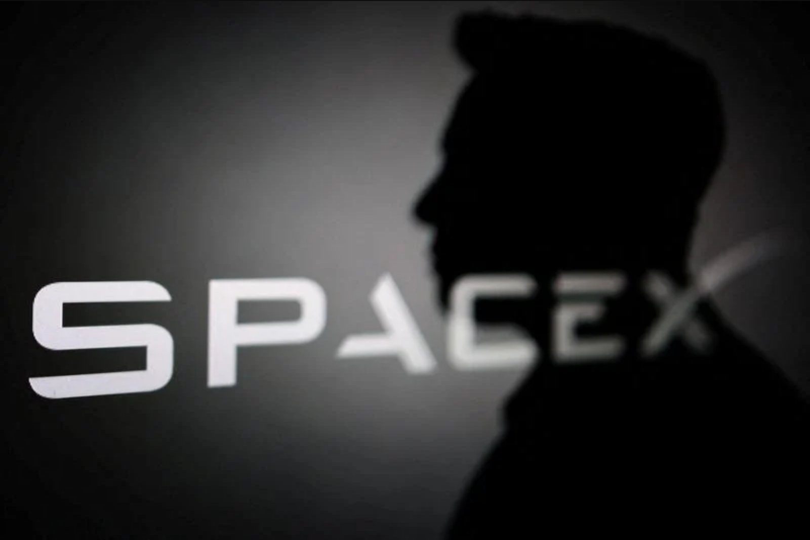 BlackRock Pursues at Least $5 Billion in SpaceX IPO Shares, Sources Say