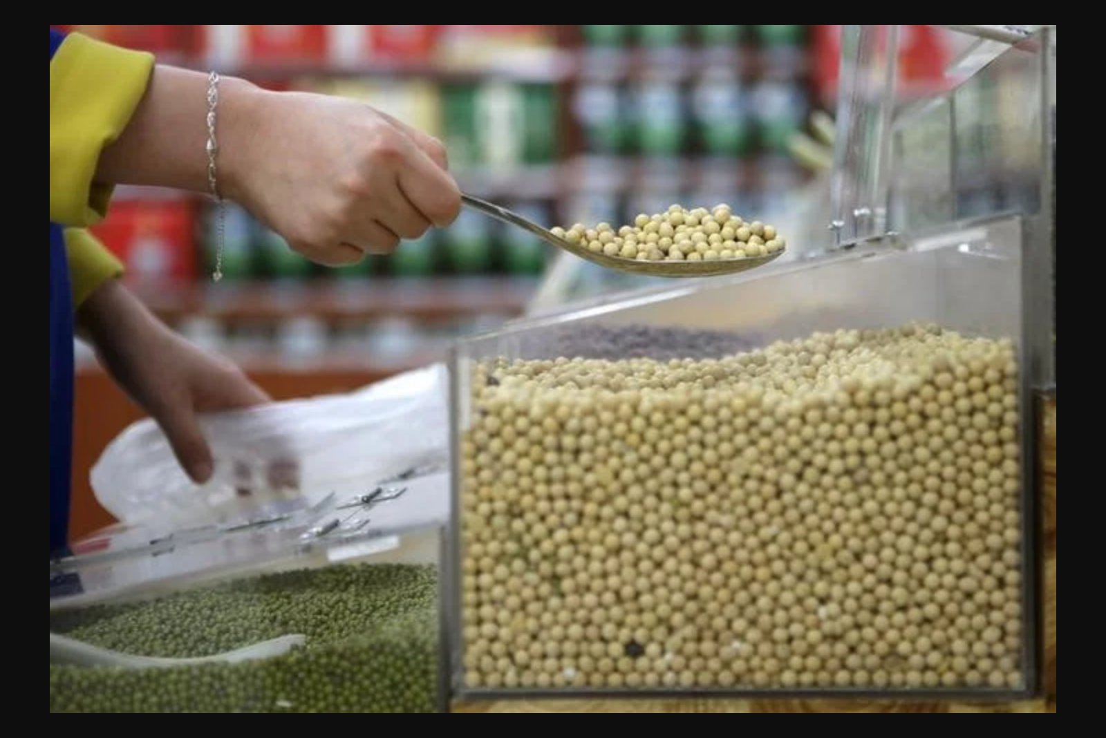 U.S. Soybean Crushing Slows in May to Lowest Daily Rate Since Last September