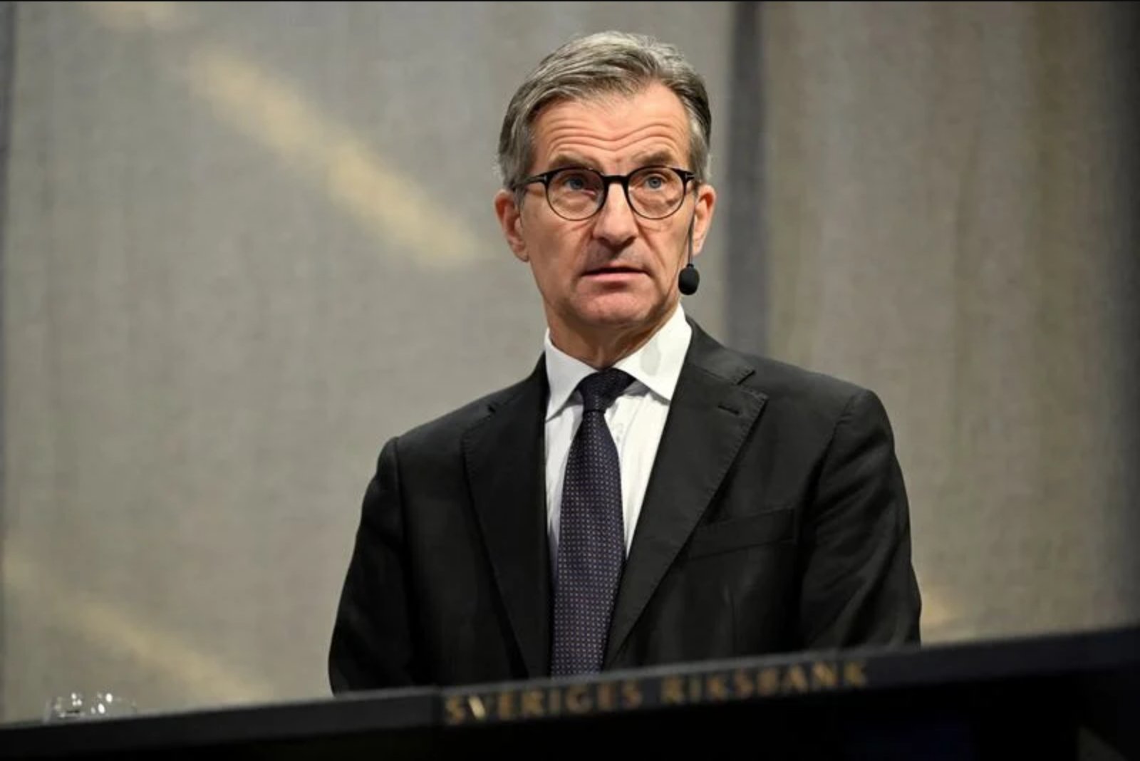 Riksbank expected to pause this week but signals for possible hike later in 2026, poll shows