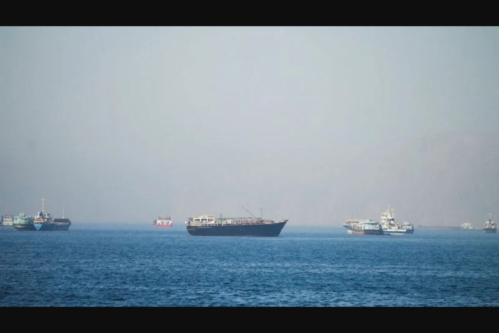 Brent Structure Flips as Tankers Exit Strait of Hormuz, Signalling Short-Term Oversupply
