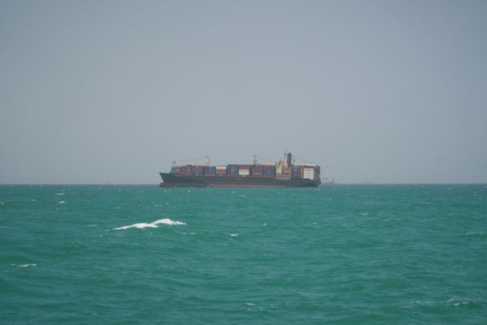 Stranded at Sea: Iran’s Expanded Claim Over Strait of Hormuz Deepens Crisis for Thousands of Sailors