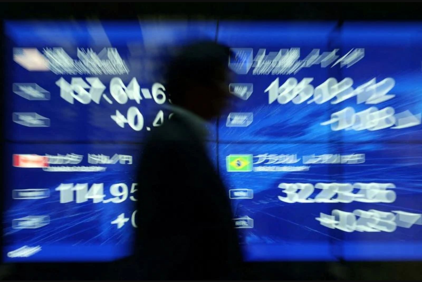 Japanese Investors Pull Back from Overseas Equities in Largest Monthly Exit Since 2021