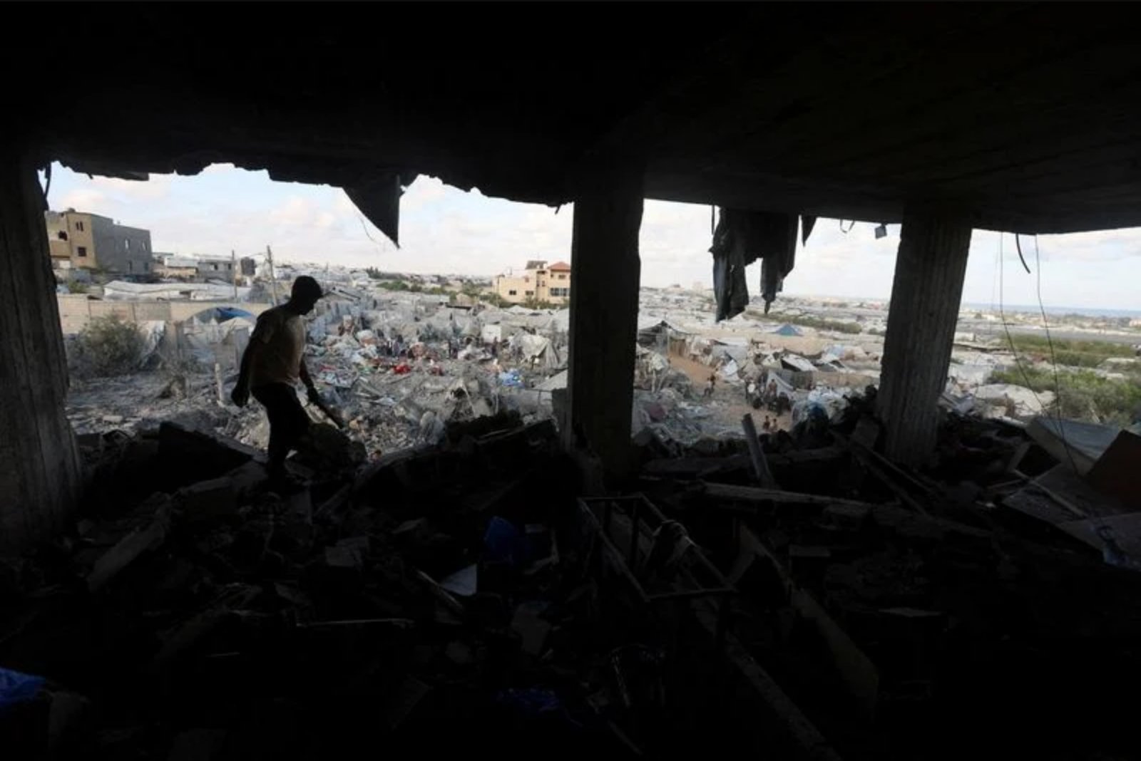 Israeli Strike Kills Five in Gaza as New Truce Talks Convene in Egypt