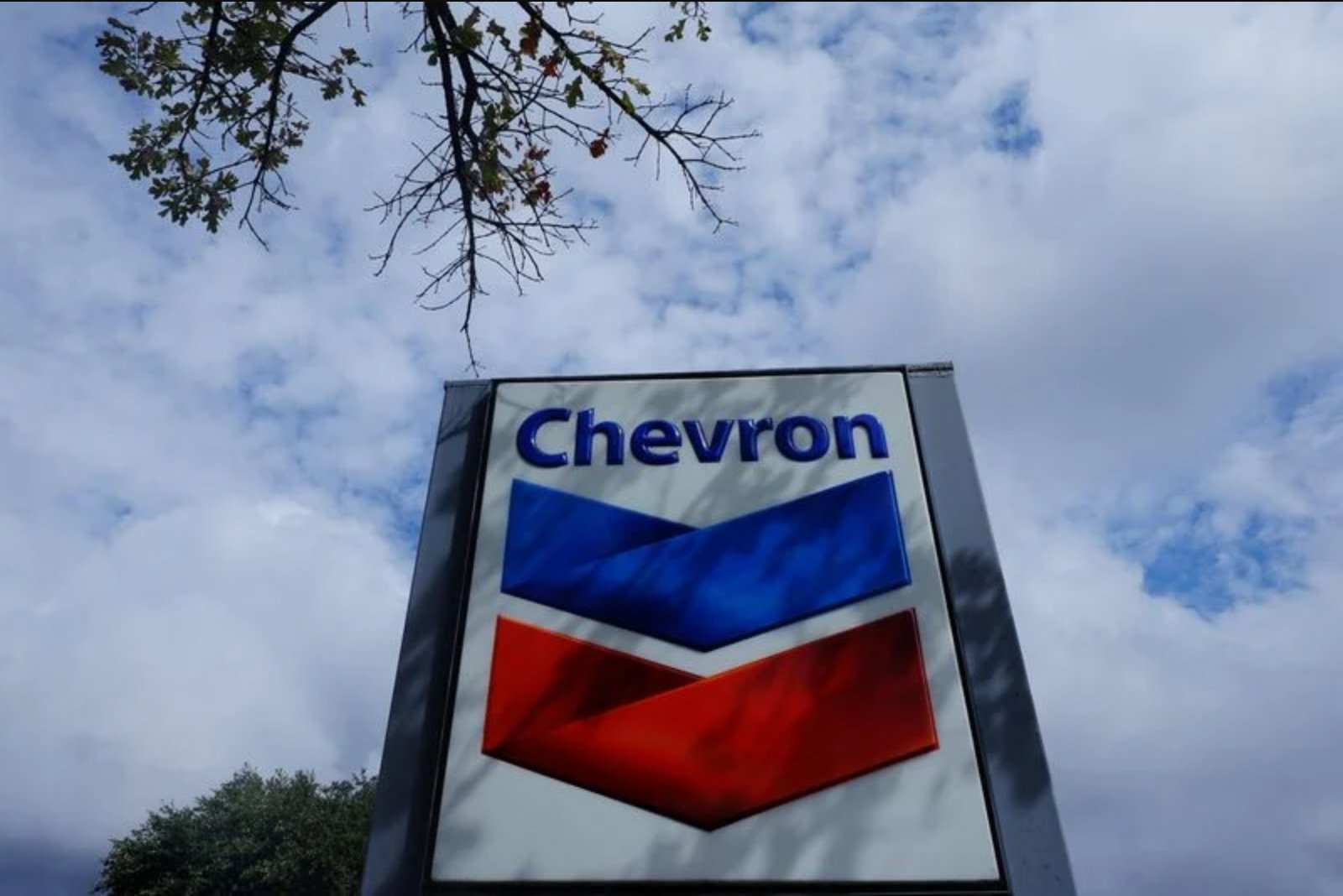 Chevron Pursues Additional U.S. Power Deals to Serve AI Data Centers