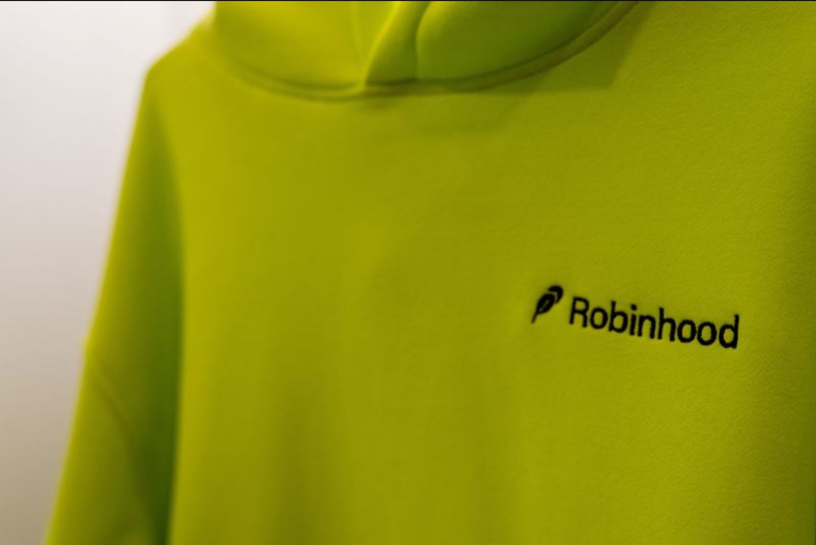 Robinhood opens its platform to autonomous AI agents for trading and card purchases