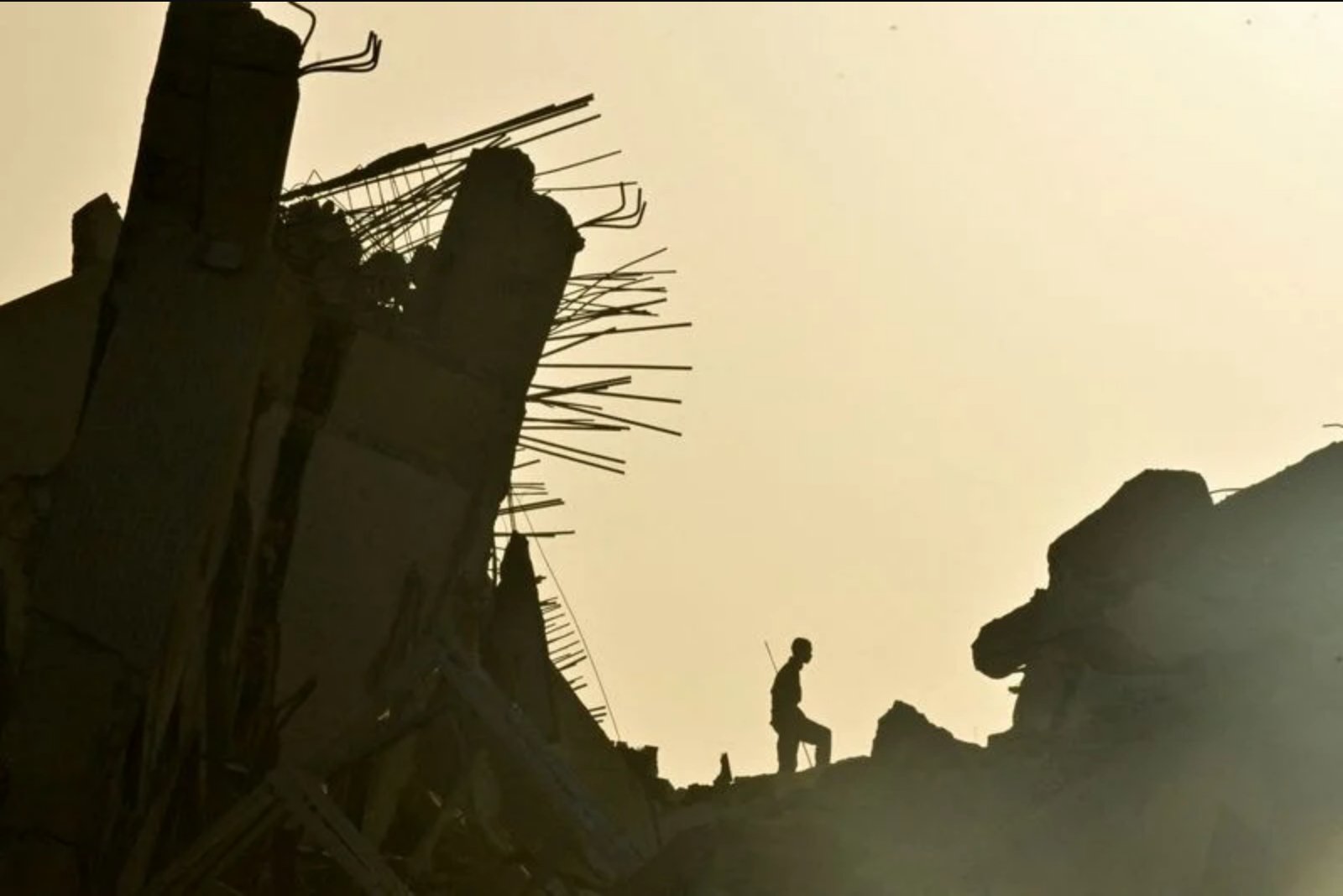 Rescue Crews Search Rubble as Venezuela Counts Missing After Twin Quakes
