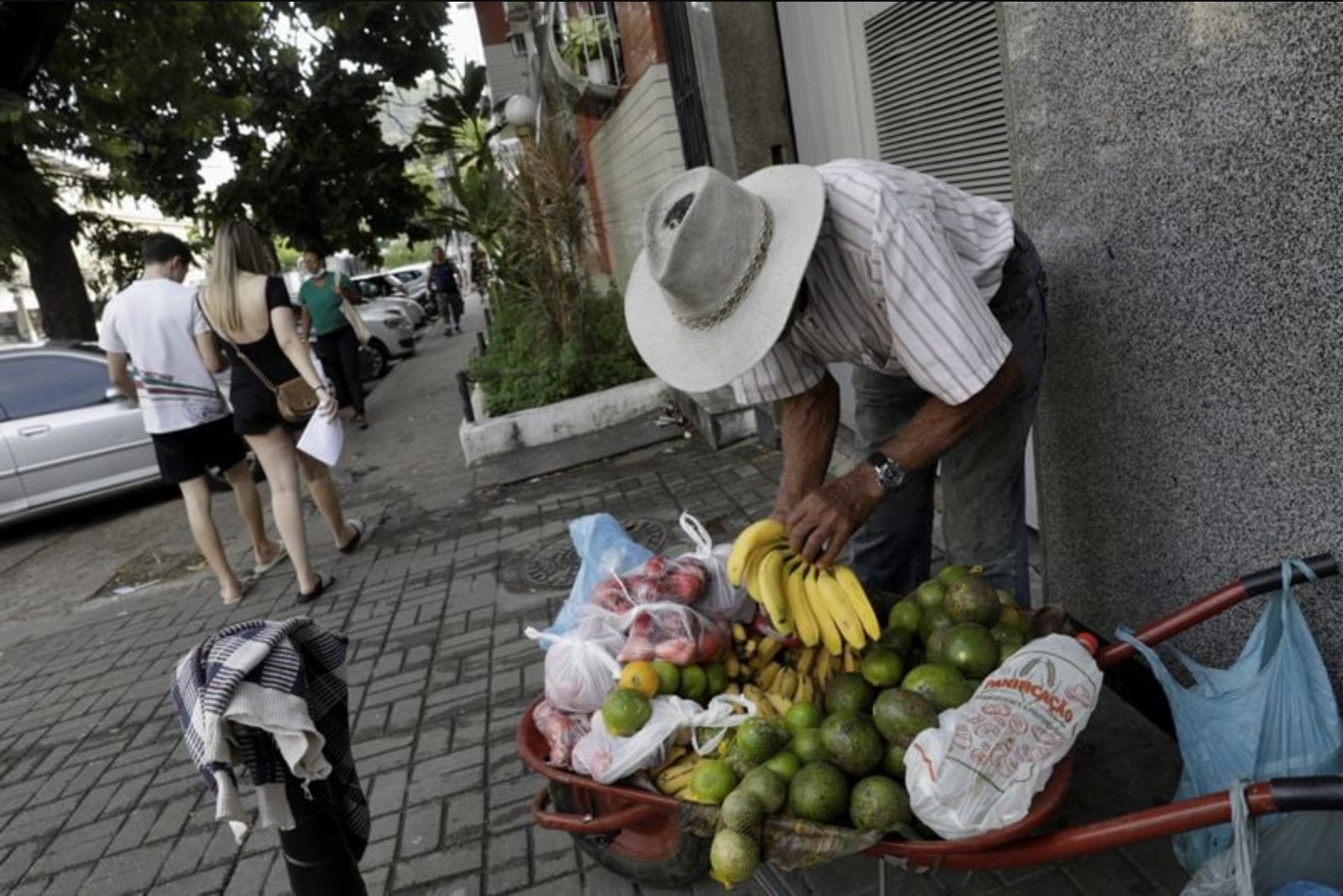 Brazil mid-June inflation edges up but falls short of forecasts