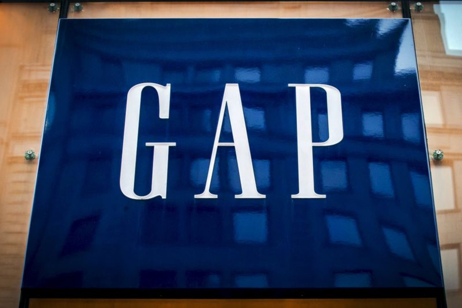 Gap Lowers Sales Outlook as Consumers Pull Back on Nonessential Spending