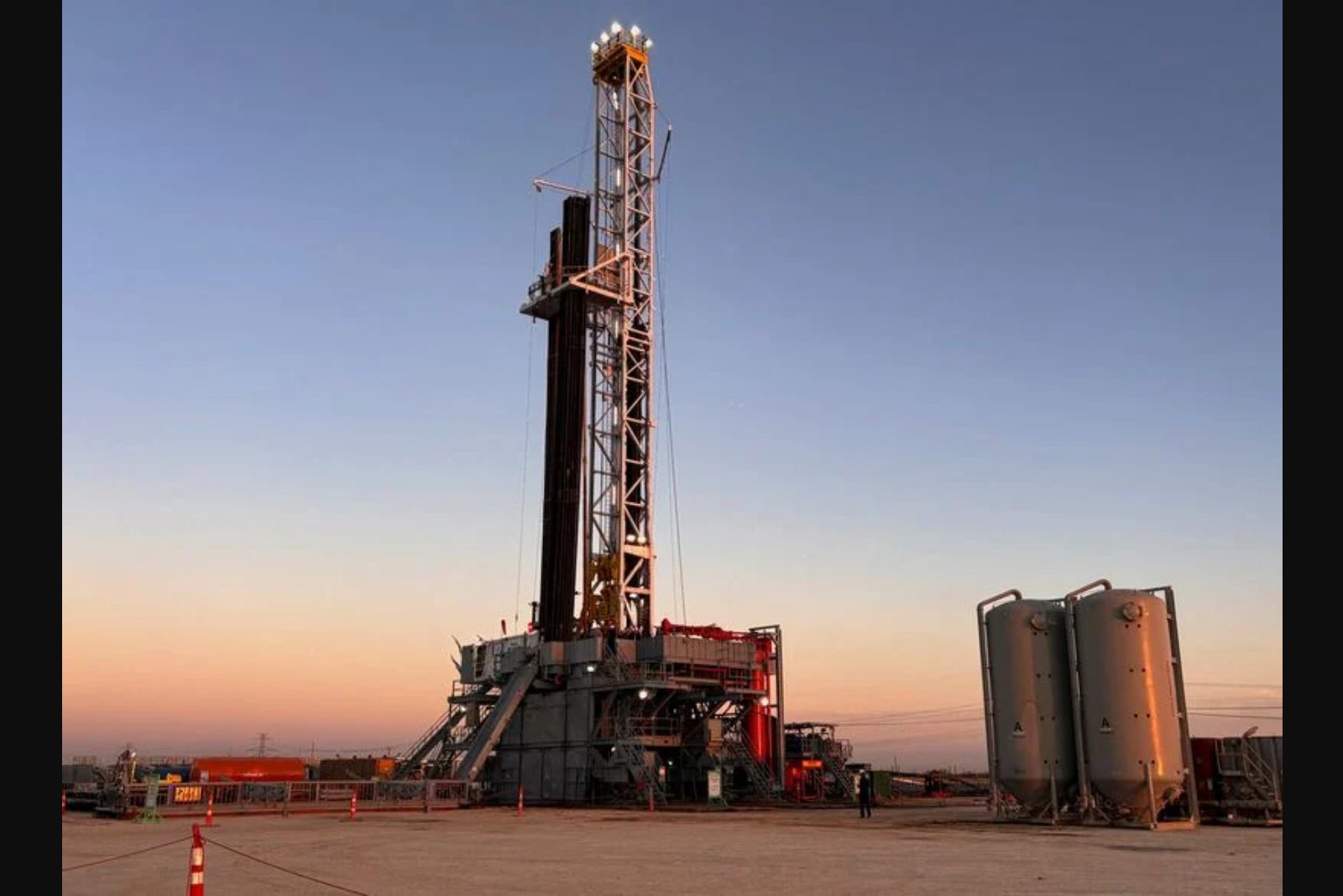 Oil steadies as markets weigh US-Iran talks and signs of Gulf export recovery