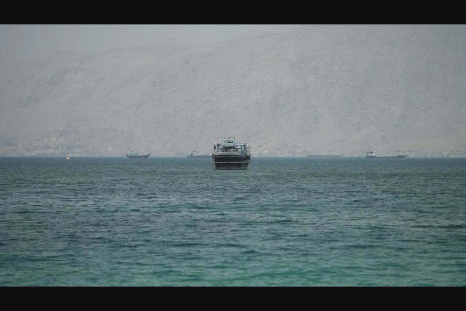 Shipping through Strait of Hormuz Picks Up as Qatar-Linked LNG Ships Return to Gulf