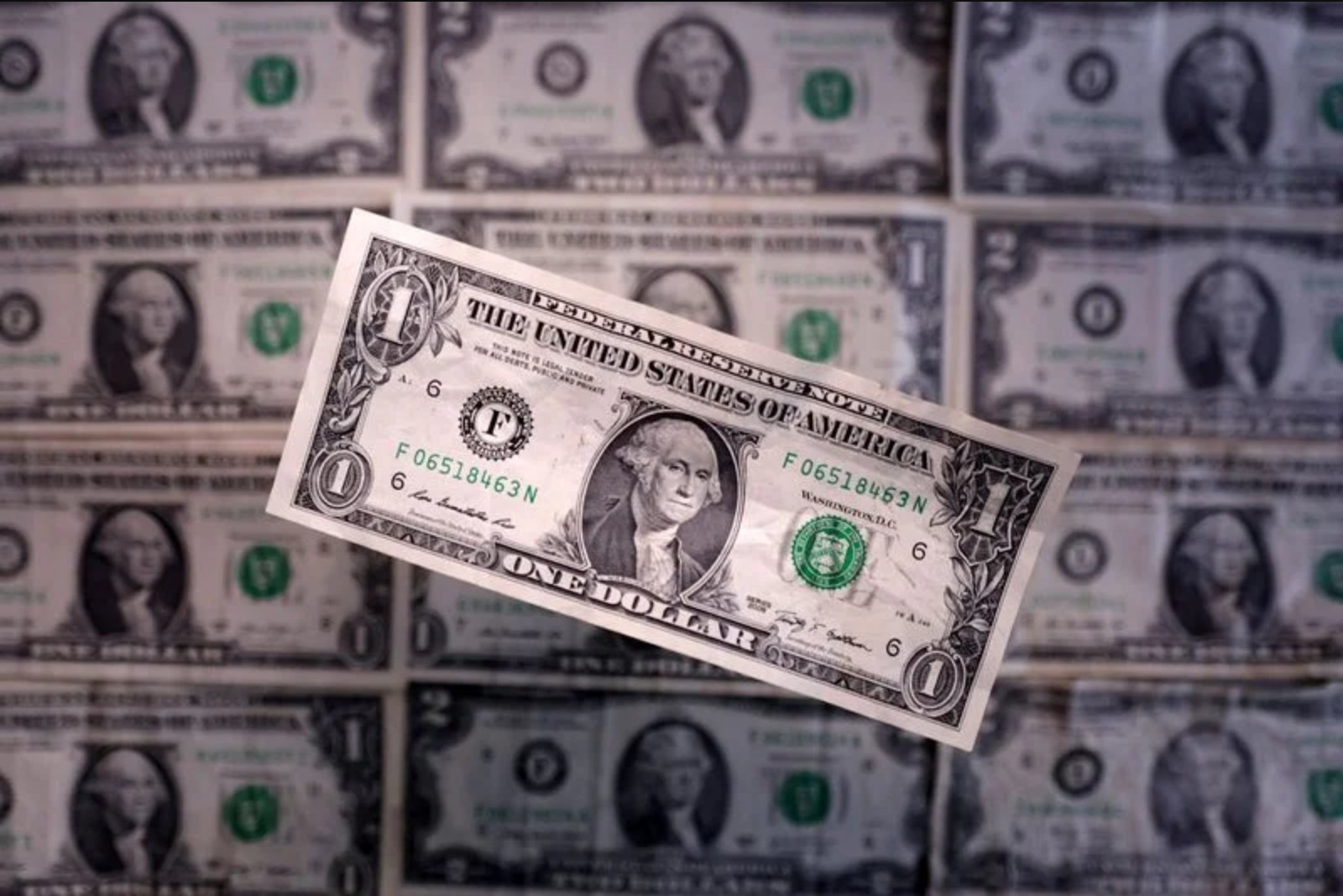 U.S. Restarts Some Dollar Air Shipments to Iraq, Iraqi Officials Say