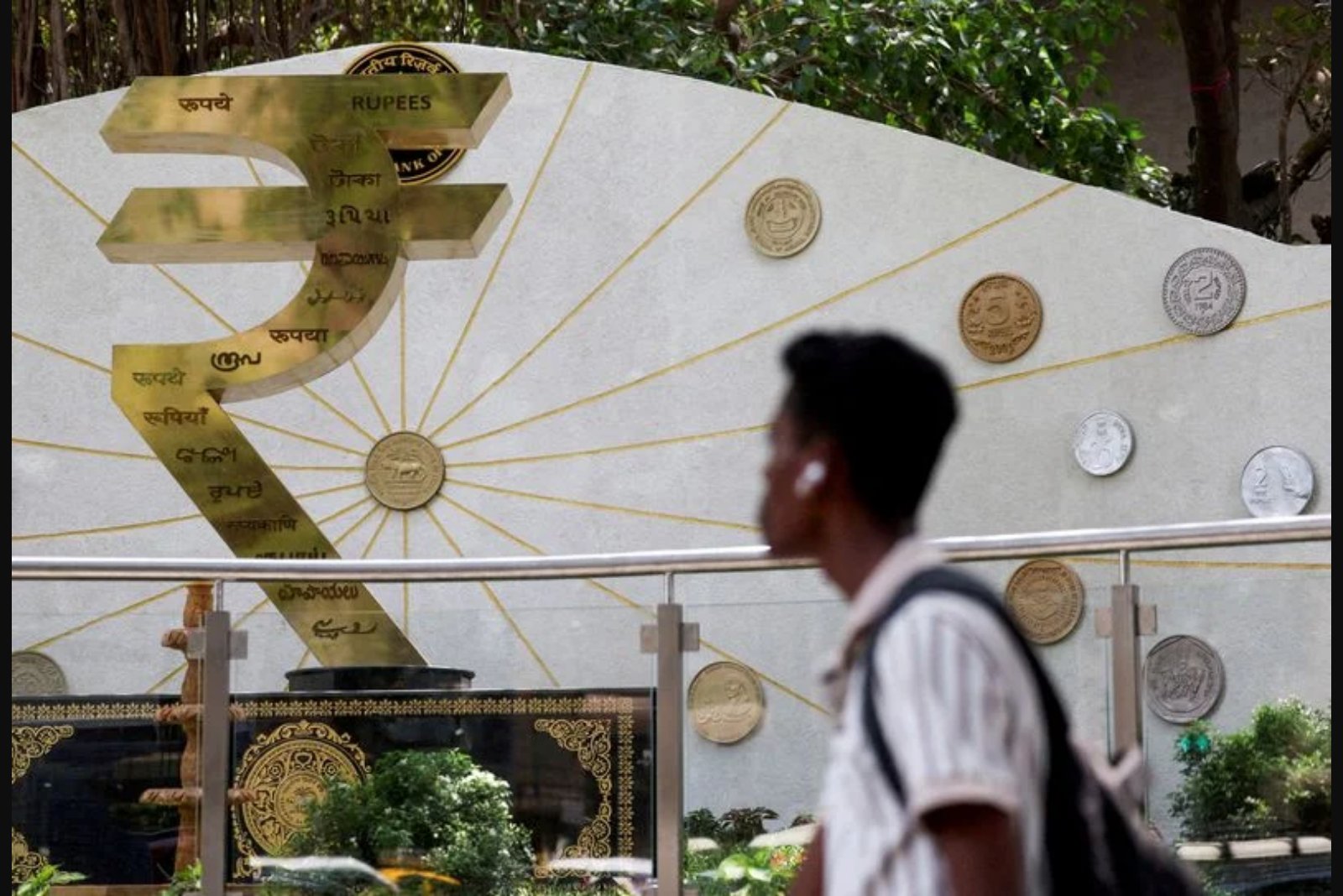 Indian Government Bonds Anticipate Range-Bound Trading Ahead of Reserve Bank Policy Meeting